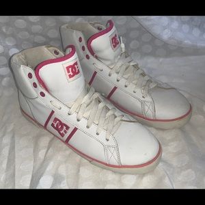 DC SNEAKERS
